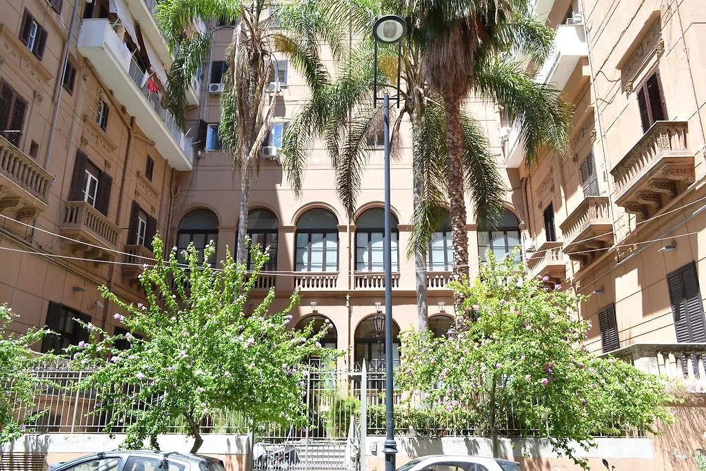 Casa Del Gallo Castelbuono 0*,  Olaszország